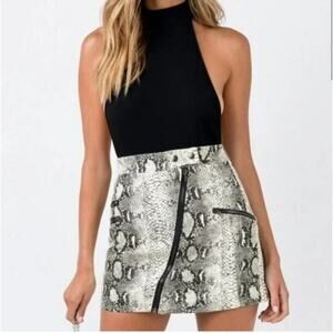 Princess Polly Snakeskin Print Black White Mini Skirt Alita Size 2 NWT